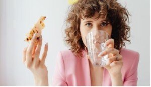 Tips to maintain a healthy diet during office hours