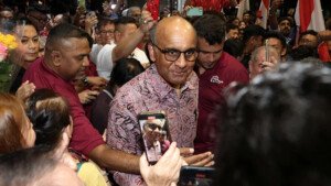 Indian-origin ex-minister Tharman wins Singapore presidential election