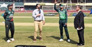 Shakib Al Hasan wins toss and elect to bat