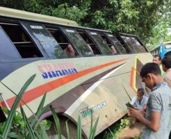 Two die as bus hits auto-rickshaw in Sunamganj