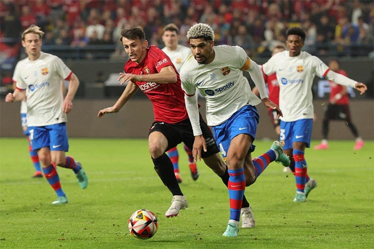 Barca down Osasuna to set up Clasico Super Cup final