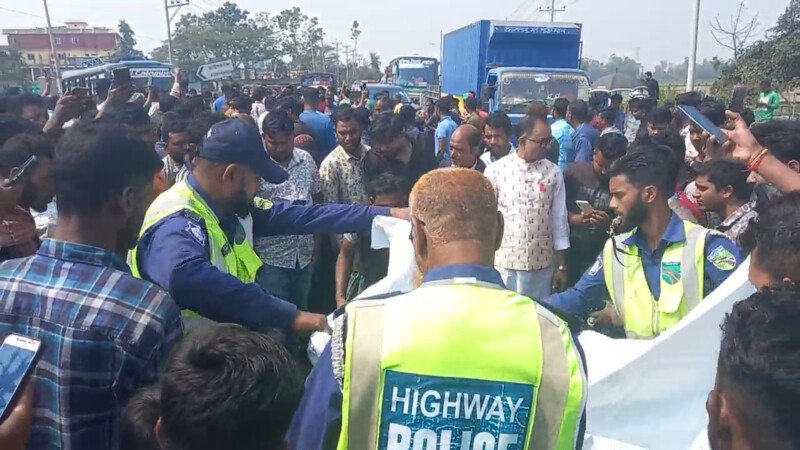 Two killed as truck hits auto-rickshaw in Habiganj