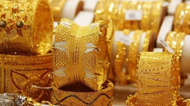 Gold price reduced by Tk 1,750 per bhori