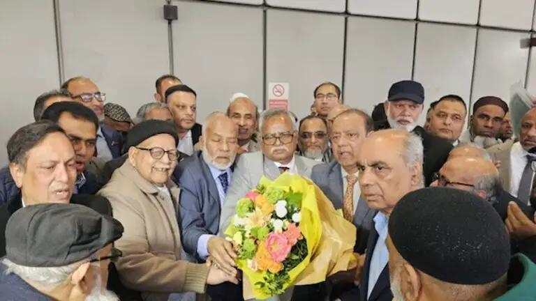 Minister of State Shofiqur Rahman Chowdhury welcomed at Heathrow Airport