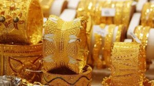Gold prices drops again