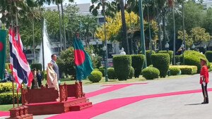 PM Hasina opens bilateral meeting with Thai premier Thavisin