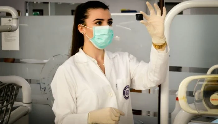 Patients treated by female doctors more likely to survive