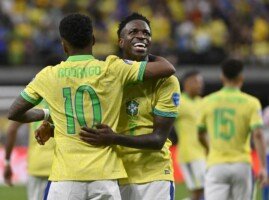 Junior scores twice to lead Brazil to 4-1 win over Paraguay