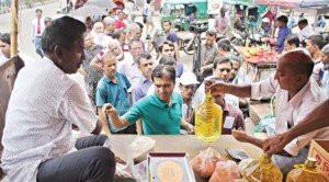 TCB to sell soyaean oil at Tk 100 litre, sugar at Tk 70kg from Sunday