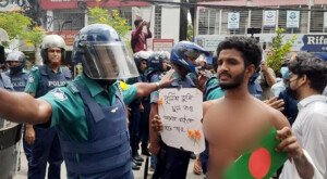 Police fire teargas canisters, stun grenades at protesters in Sylhet