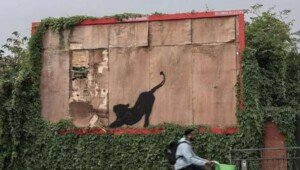 Sixth Banksy of stretching cat on London billboard