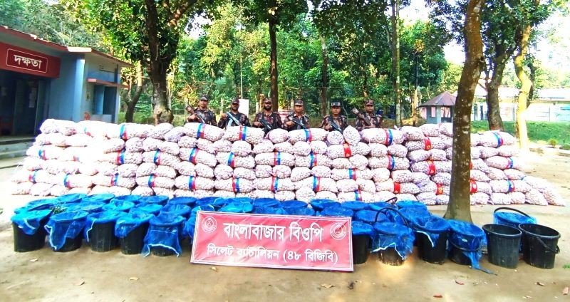 Smuggled goods worth over Tk 1.65cr seized at Sylhet-Sunamganj border