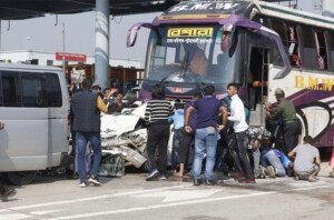 5 killed as bus crushes vehicles on Dhaka-Mawa expressway toll plaza