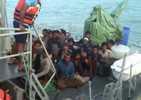 Sri Lanka navy rescues boat of 100 Rohingya refugees