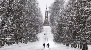 More snow, ice and rain to hit UK, as flood warnings issued