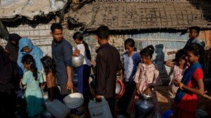 UN to cut food aid for Rohingyas in Bangladesh from April