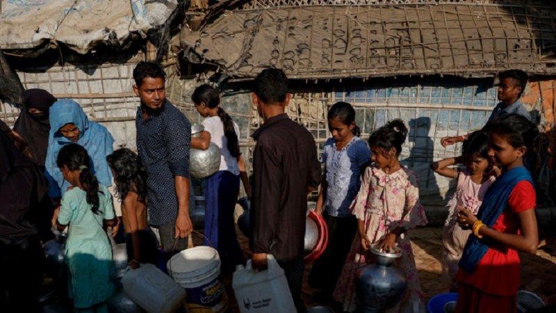 UN to cut food aid for Rohingyas in Bangladesh from April