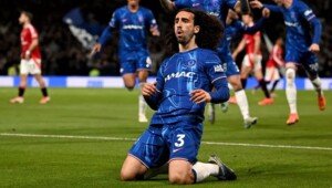 Chelsea edge past Man Utd in tight encounter