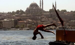 Turkey marks 50.5C heat record in southeast as wildfires spread
