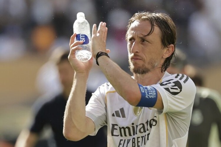 Luka Modric signs with AC Milan after 13 seasons at Real Madrid
