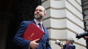 Minister says lawyers missing the point on Palestinian recognition