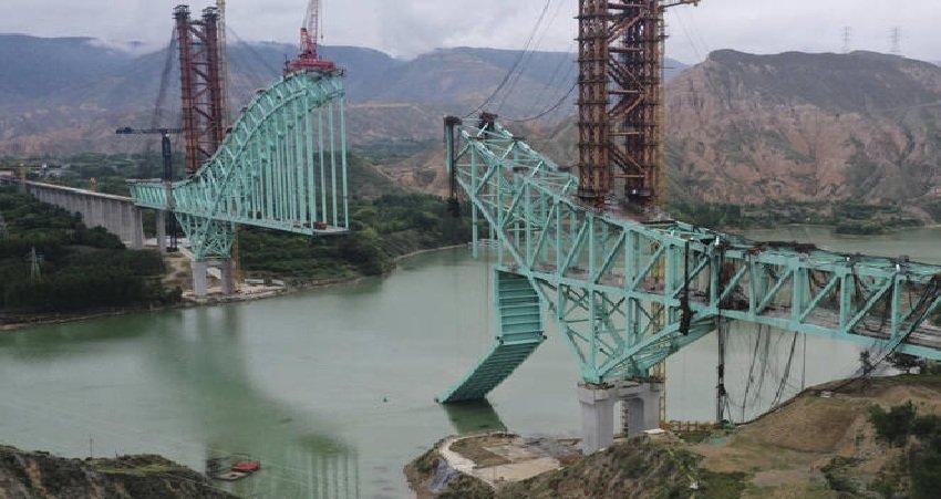 Chinese bridge collapse kills at least 12 construction workers