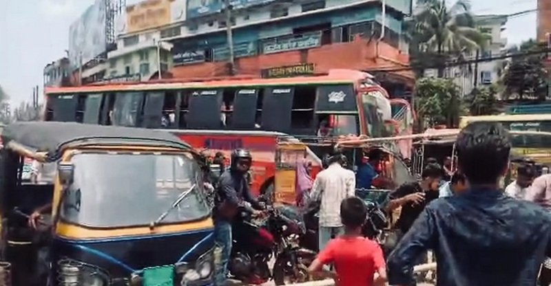 Students blocked highway protesting ‘irregularities’ in health sector