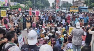 Students block Technical intersection for permanent campus