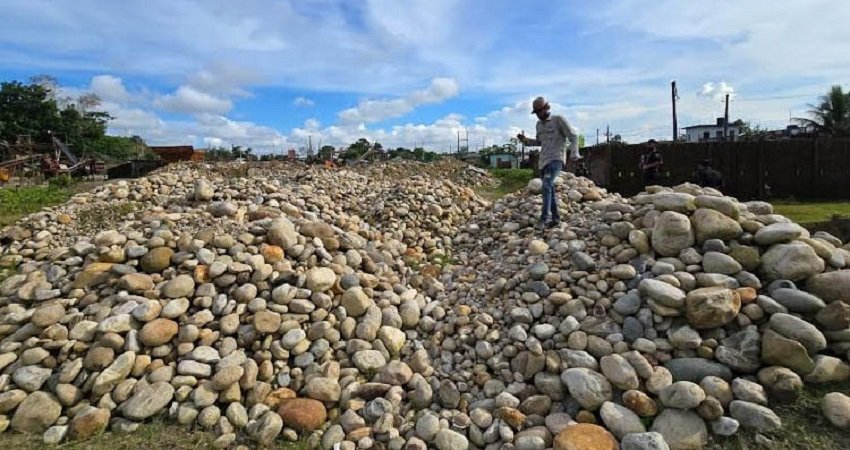 50000 cubic feet of looted stone seized in Sylhet