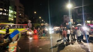 Police baton-charge as ‘real July warriors’ clash with Shahbagh protesters