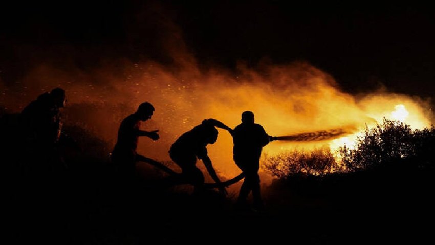 Firefighters battle blaze near Athens for second day