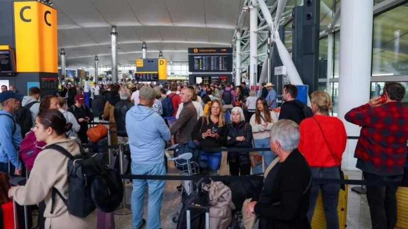 Heathrow braces for second day of disruption after cyber-attack