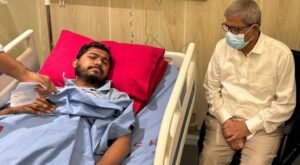 Mirza Fakhrul visits Nurul Haque Nur at DMCH
