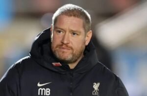 Ex- Liverpool manager Beard dies