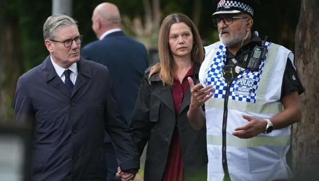 Starmer tells protesters to ‘respect grief of British Jews’
