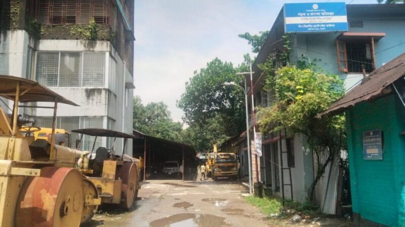 Manpower crisis in Sylhet RHD: Deadlock in the Road and Ferry Department over salary demands