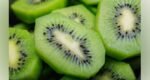 Doctor urges everyone to eat 3 kiwis a day