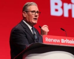 Starmer to rethink human rights law to tackle ‘Farage boats’