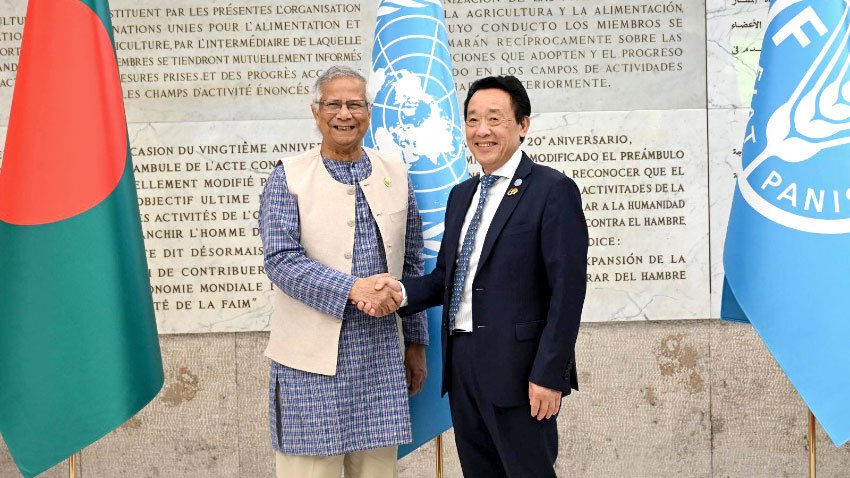 Prof Yunus receives warm welcome at FAO HQ