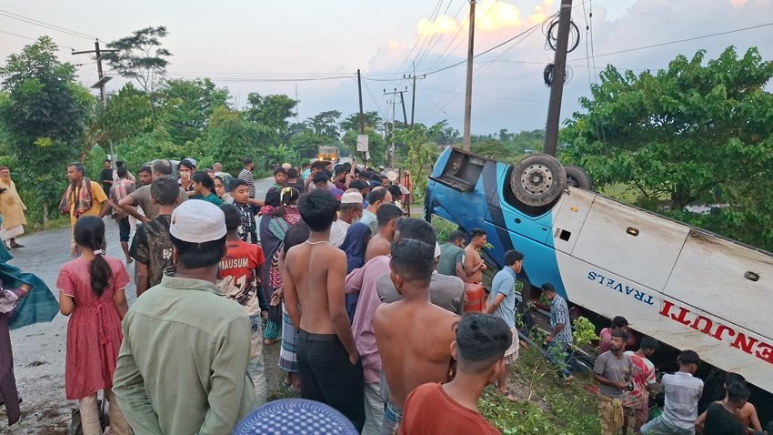 Mother, daughter killed in road accident en-route to Tanguar Haor