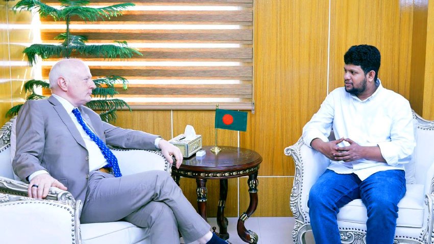 Mahfuz asserts media operates free from govt pressure