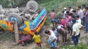 One killed, 30 injured as bus overturns in Habiganj