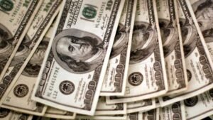 Dollar rallies as US shutdown drags on