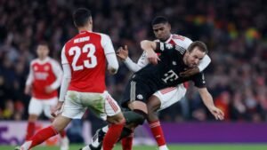 Kane urges calm after Arsenal hand Bayern first defeat of season