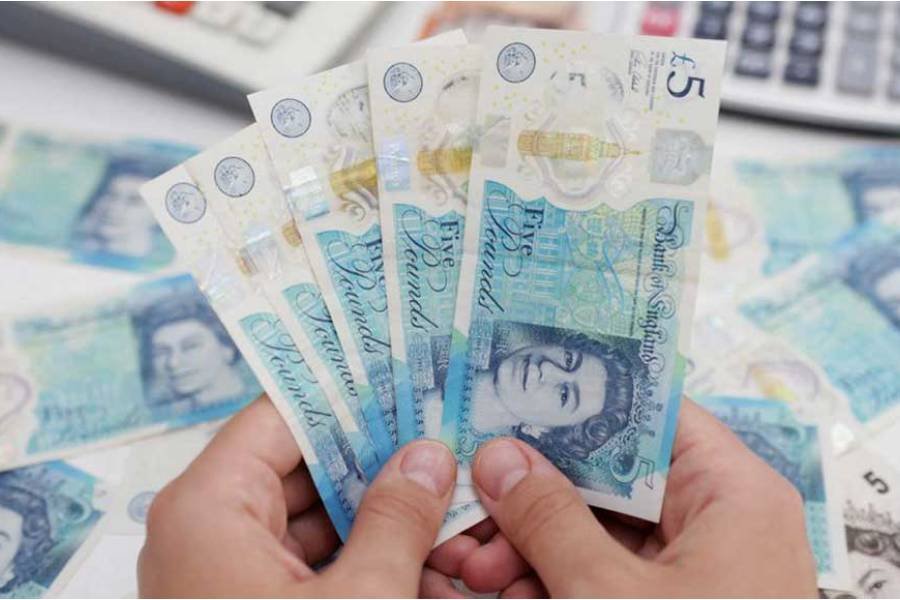 Pound heads for worst monthly performance since July