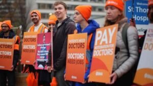 Doctors begin five-day walkout in England