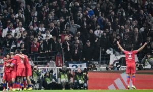 PSG snatch late win to reclaim Ligue 1 top spot; Strasbourg defeat Lille