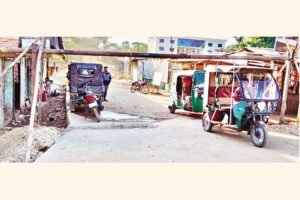 Shah Arpin Tila in Sylhet now gets iron gate to protect stones