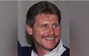 Ex-England cricketer Robin Smith dies