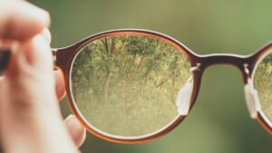 US FDA approves new glasses that slow near-sightedness in children